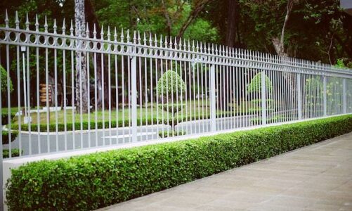 Jak samodzielnie zabezpieczyć przed rdzą metalowe ogrodzenie?